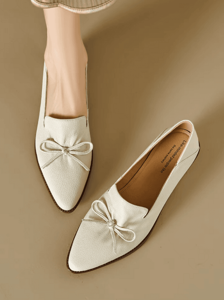 Ribbon embossed lambskin wood heel pointy shoes 6